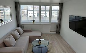 Central W/Free Parking & Netflix